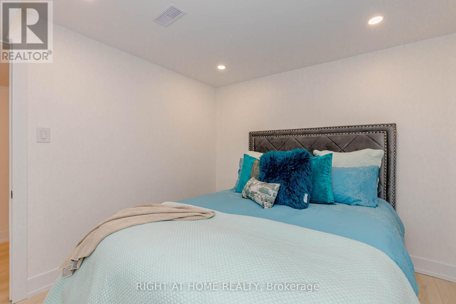 1 Homeland Court, Brampton, Ontario  L6S 1R8 - Photo 40 - W12581330