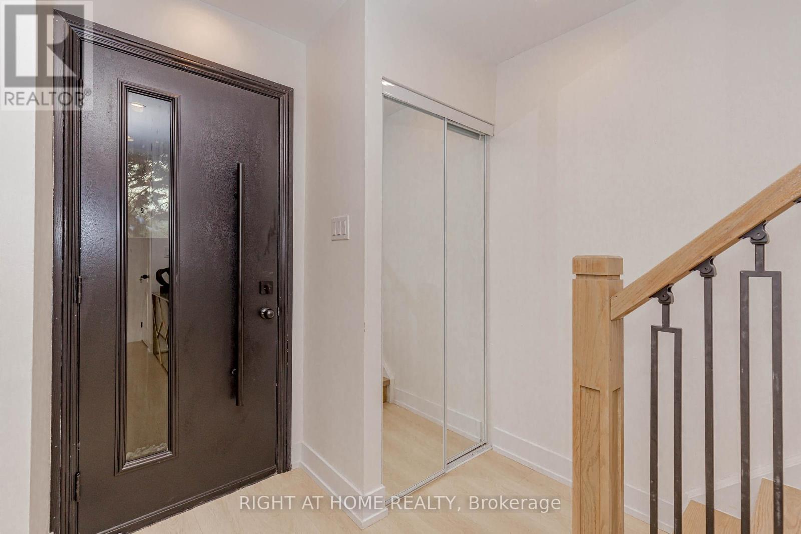 1 Homeland Court, Brampton, Ontario  L6S 1R8 - Photo 5 - W12581330