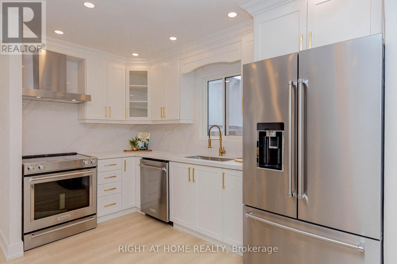 1 Homeland Court, Brampton, Ontario  L6S 1R8 - Photo 8 - W12581330