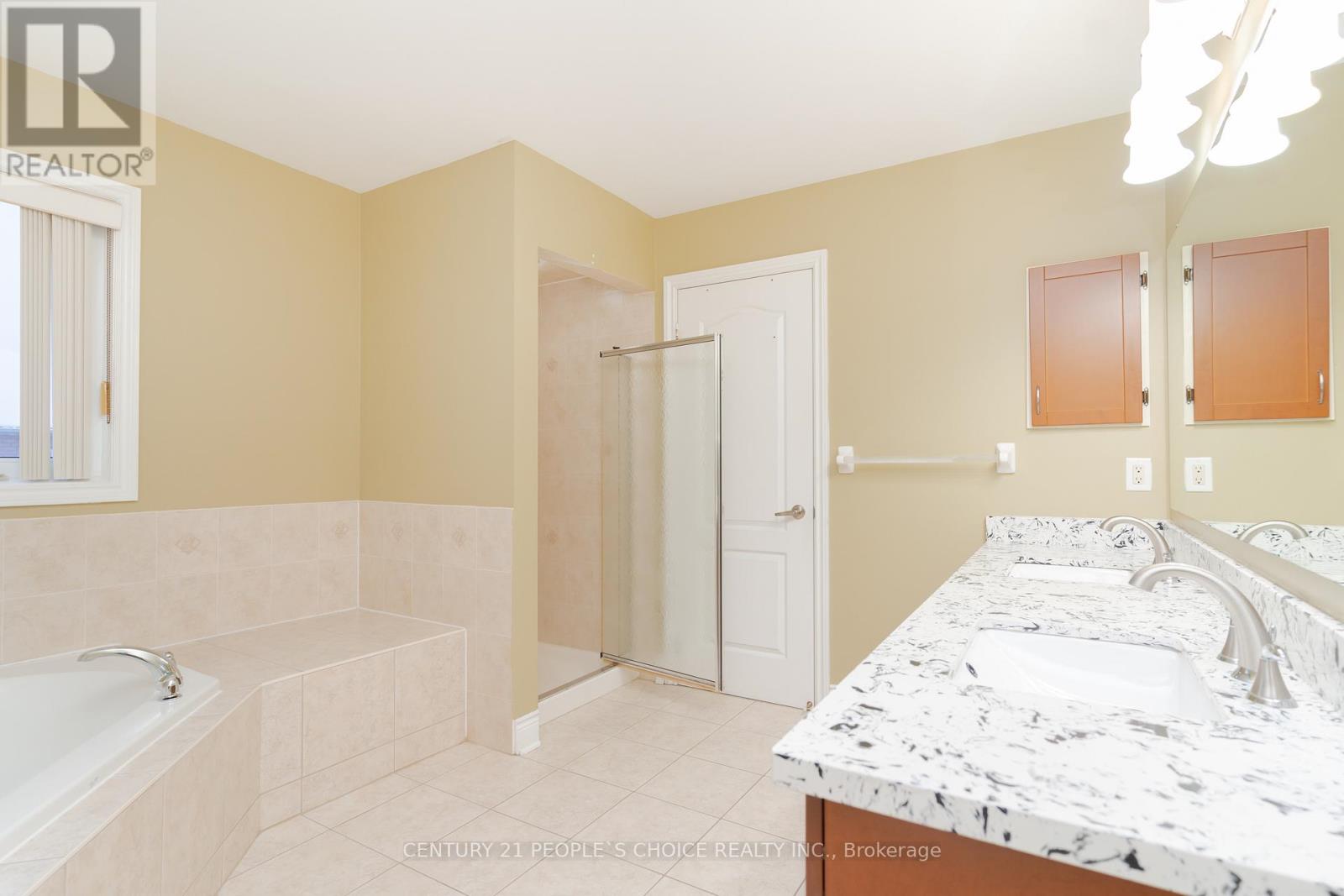 39 Huntspoint Drive, Brampton, Ontario  L6P 2E9 - Photo 37 - W12581374