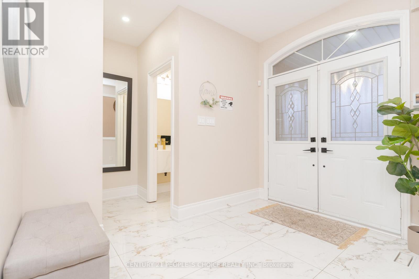 39 Huntspoint Drive, Brampton, Ontario  L6P 2E9 - Photo 7 - W12581374