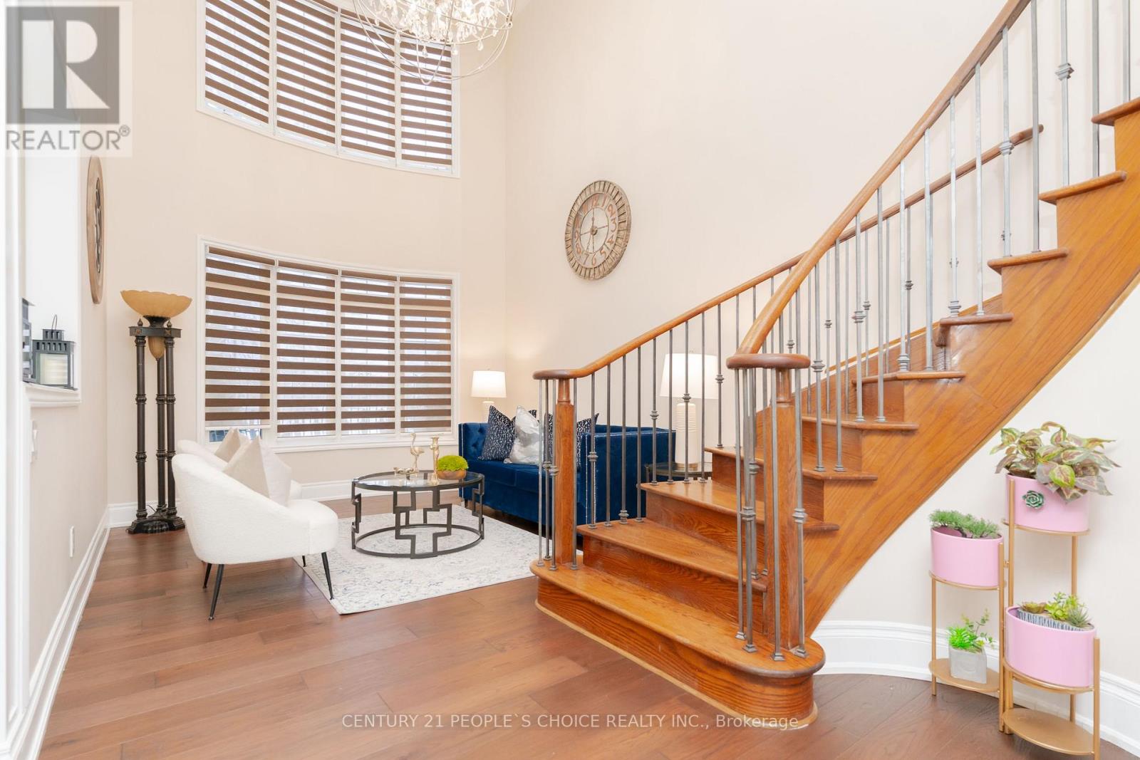 39 Huntspoint Drive, Brampton, Ontario  L6P 2E9 - Photo 8 - W12581374