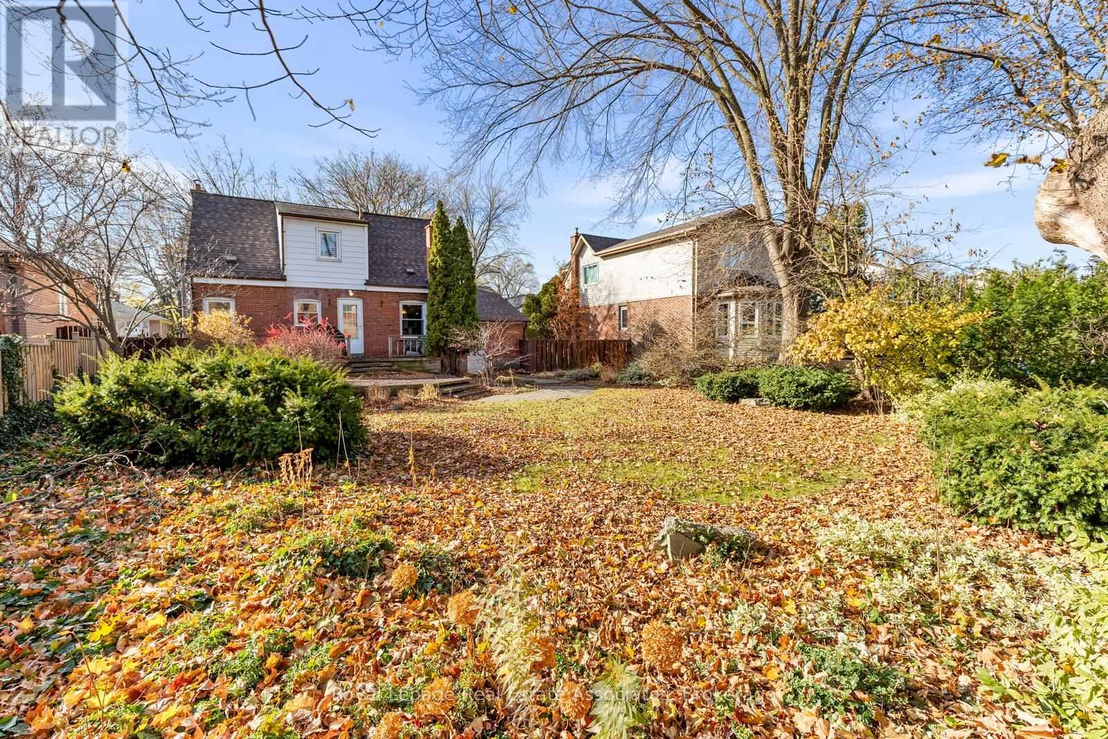 1587 Muir Road, Mississauga, Ontario  L5E 2J3 - Photo 30 - W12581396