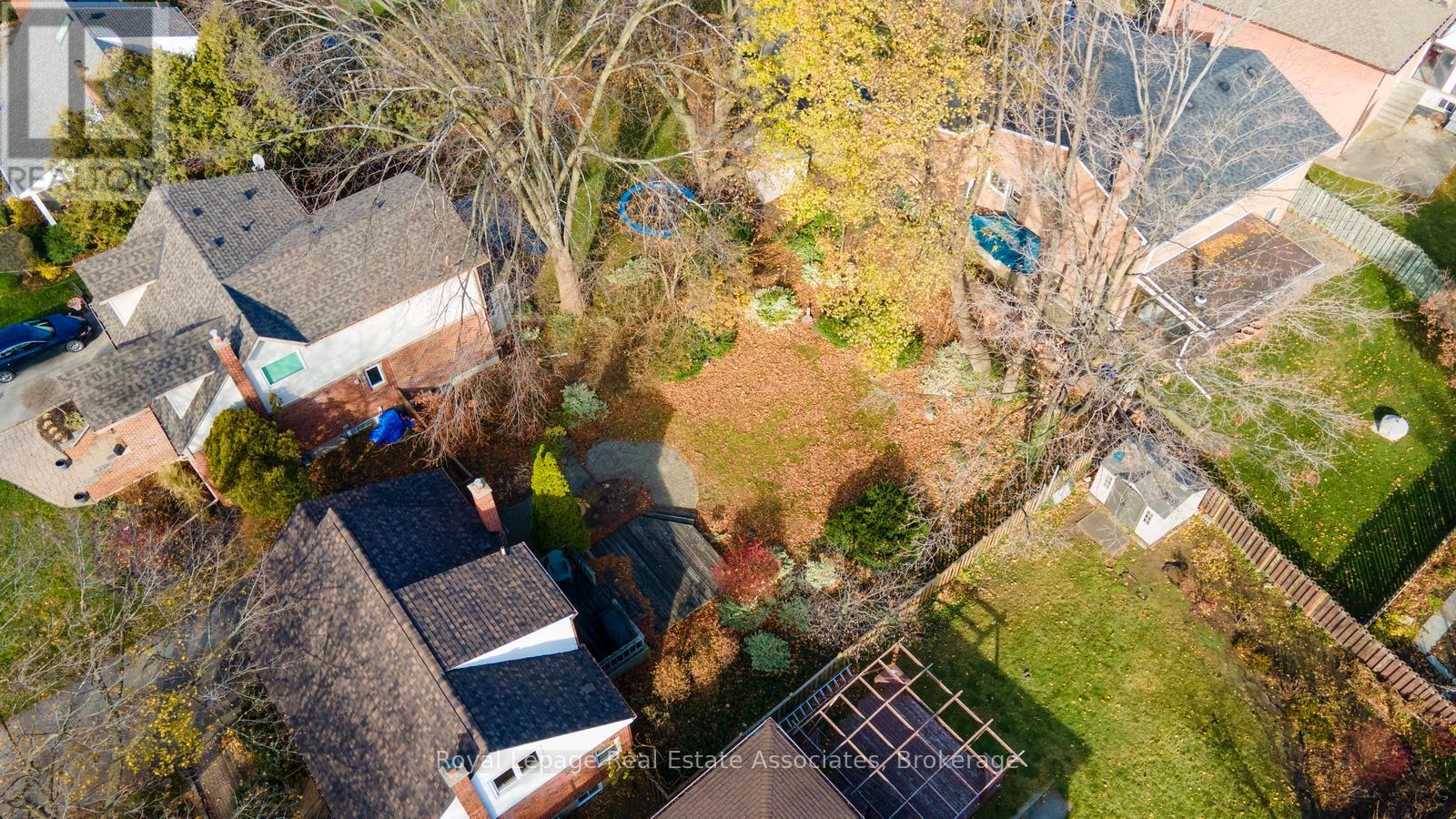 1587 Muir Road, Mississauga, Ontario  L5E 2J3 - Photo 32 - W12581396