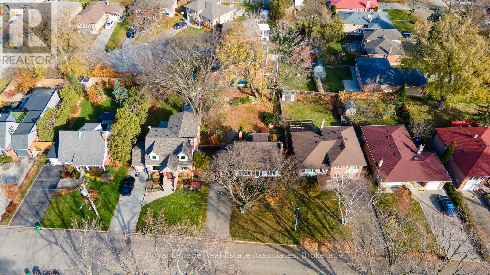 1587 Muir Road, Mississauga, Ontario  L5E 2J3 - Photo 36 - W12581396