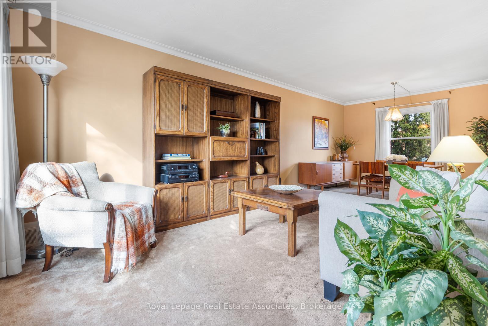 1587 Muir Road, Mississauga, Ontario  L5E 2J3 - Photo 4 - W12581396