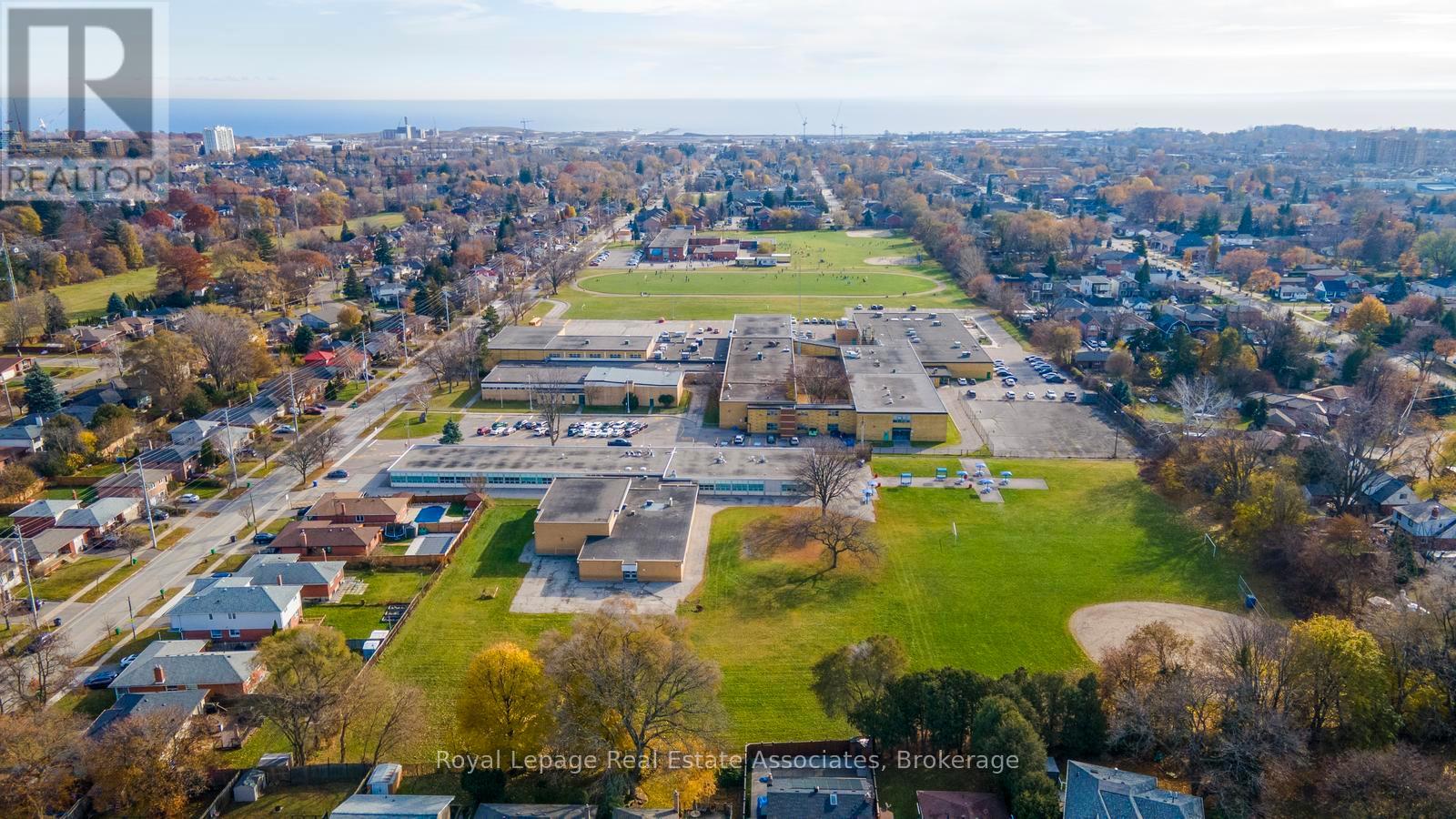 1587 Muir Road, Mississauga, Ontario  L5E 2J3 - Photo 42 - W12581396