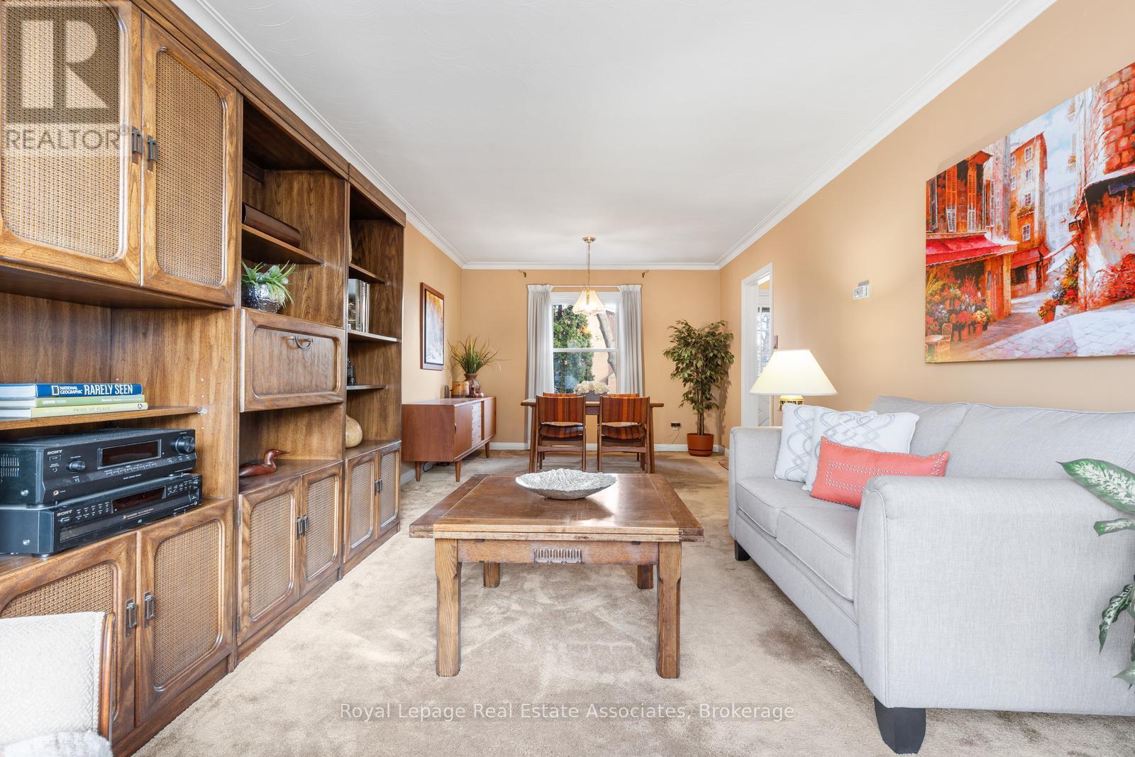 1587 Muir Road, Mississauga, Ontario  L5E 2J3 - Photo 5 - W12581396