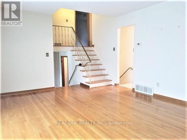 79 Osborne Crescent, Oakville, Ontario  L6H 1G2 - Photo 2 - W12581422