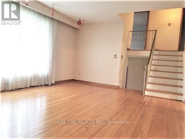 79 Osborne Crescent, Oakville, Ontario  L6H 1G2 - Photo 3 - W12581422