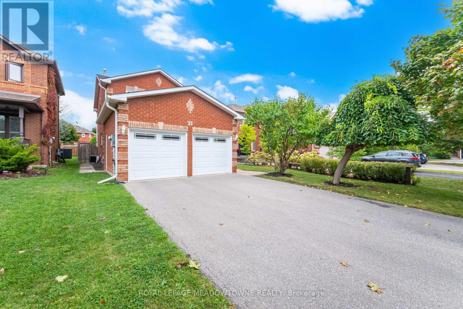 33 Harrop Avenue, Halton Hills, Ontario  L7G 5R4 - Photo 4 - W12581430