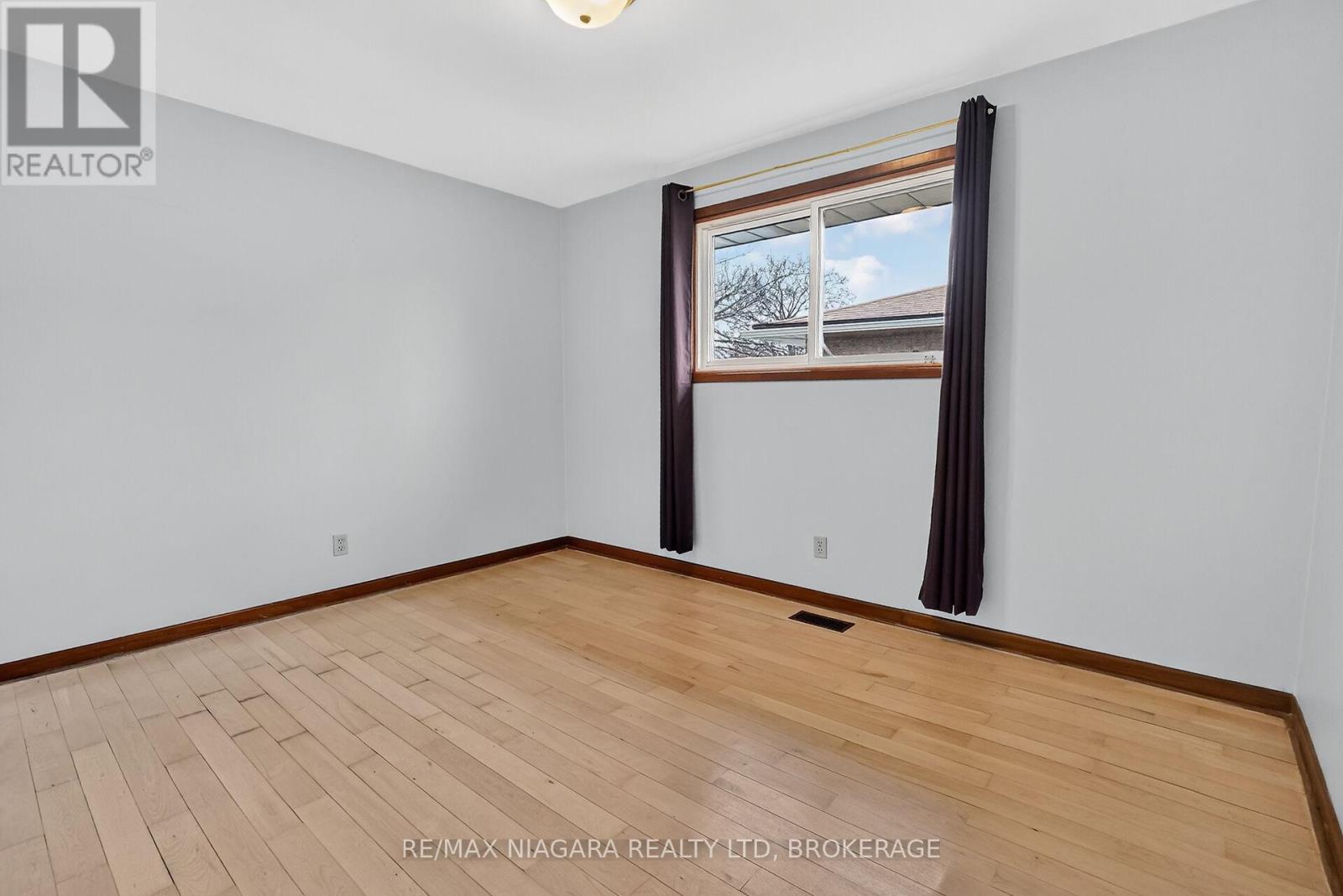 3 Donalda Court, St. Catharines, Ontario L2M 7E7 - Photo 18 - X12581542