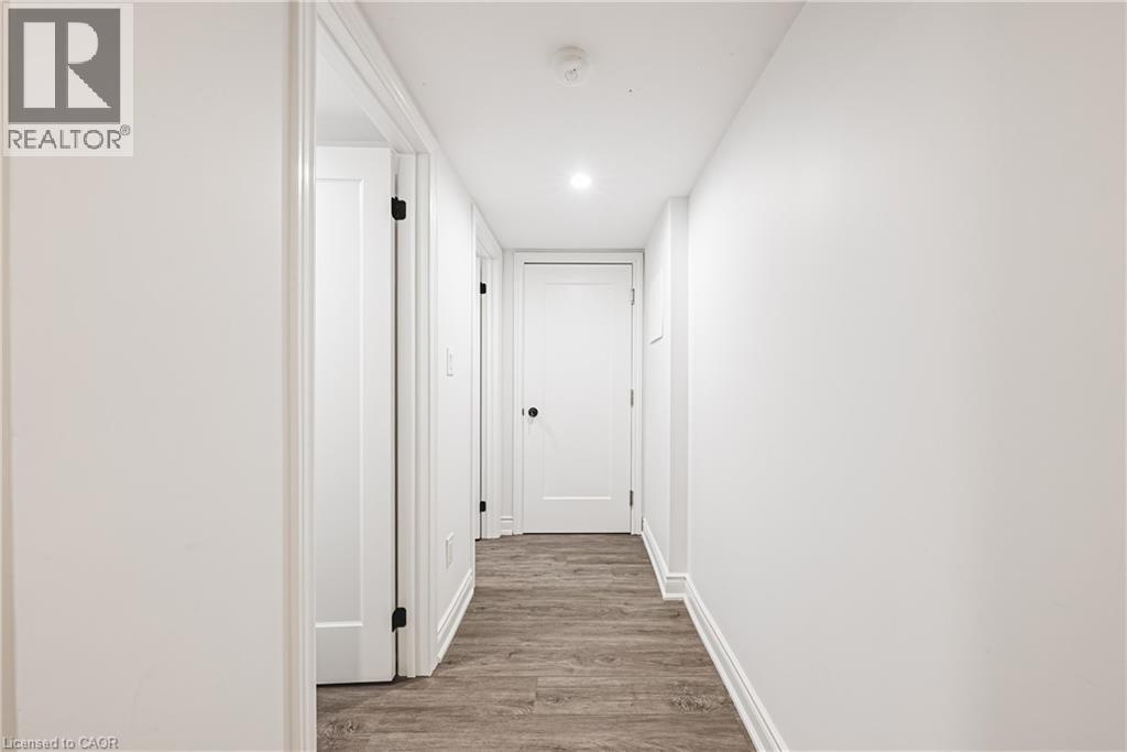 1127 Main Street E, Hamilton, Ontario  L8M 1P2 - Photo 16 - 40790811