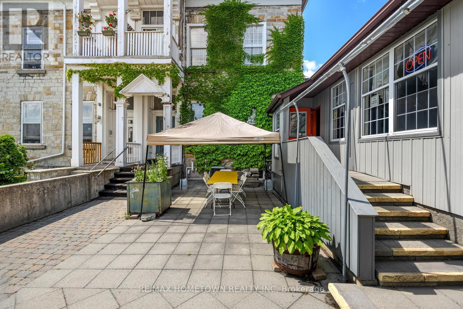 64 King Street E, Brockville, Ontario  K6V 1B3 - Photo 4 - X12581524