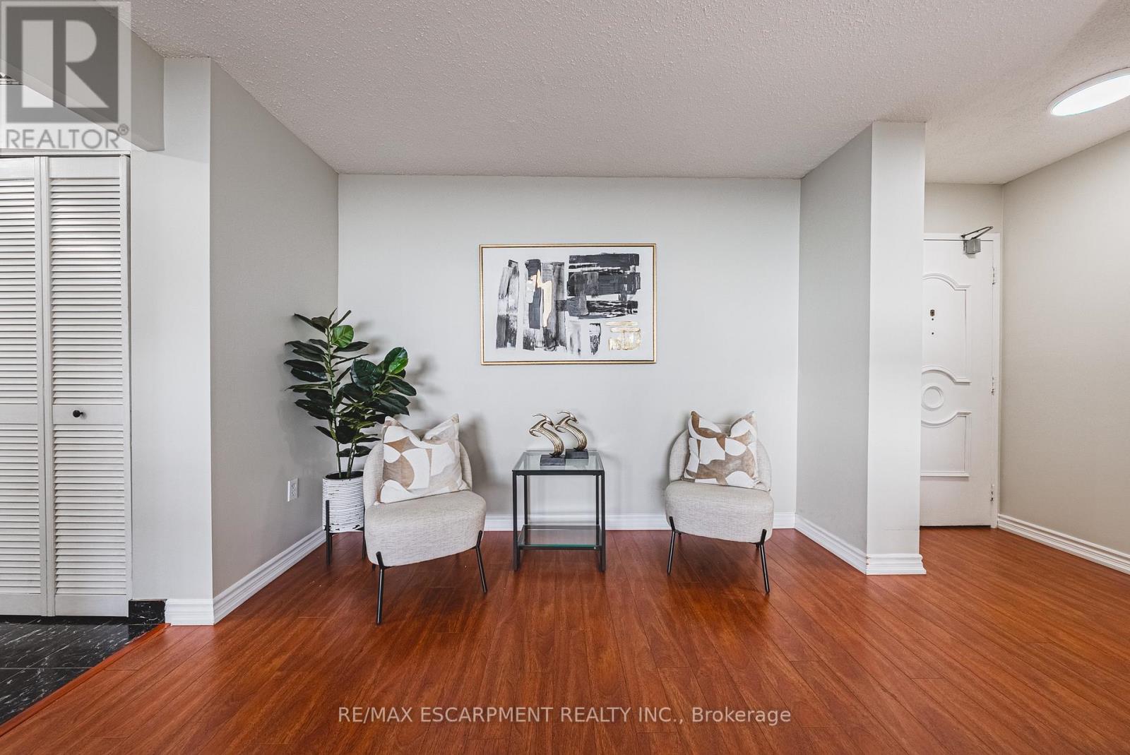 1206 - 2055 Upper Middle Road, Burlington, Ontario  L7P 3P4 - Photo 6 - W12492658