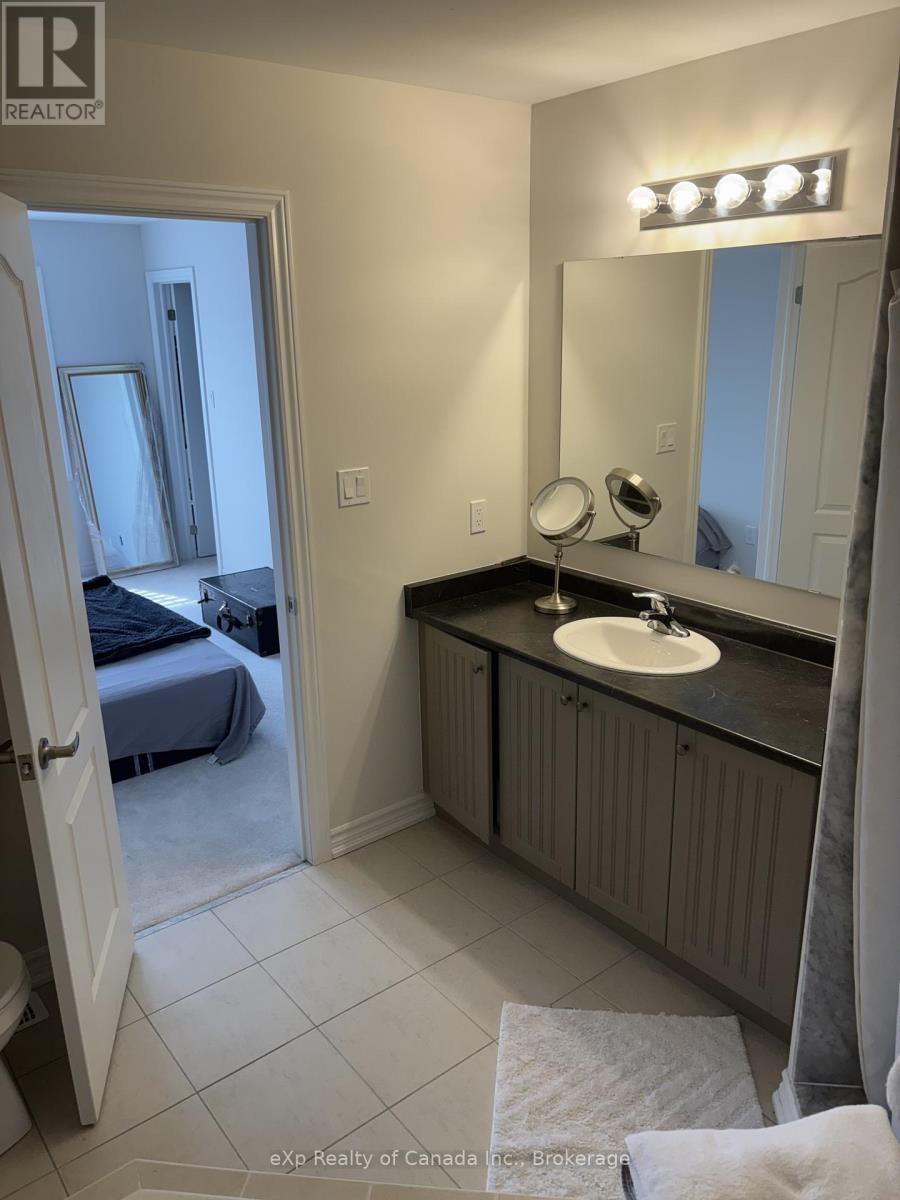 92 Baker Street, Thorold, Ontario  L2V 0N1 - Photo 5 - X12581466