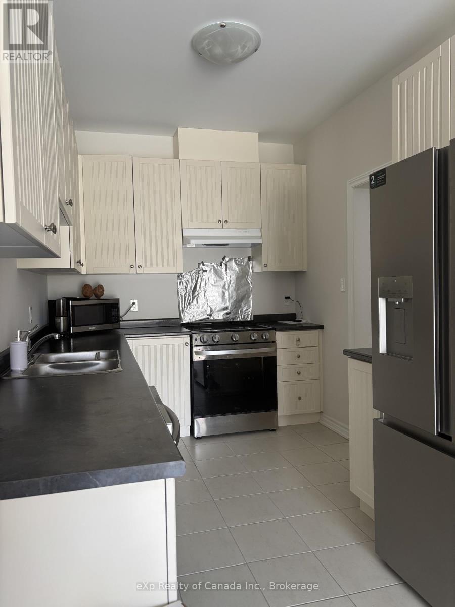 92 Baker Street, Thorold, Ontario  L2V 0N1 - Photo 8 - X12581466