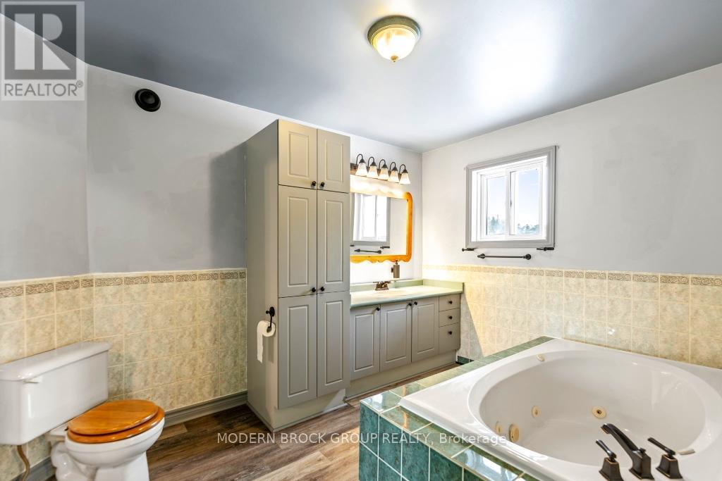 790 Scott Road, Edwardsburgh/cardinal, Ontario  K0E 1E0 - Photo 21 - X12551148