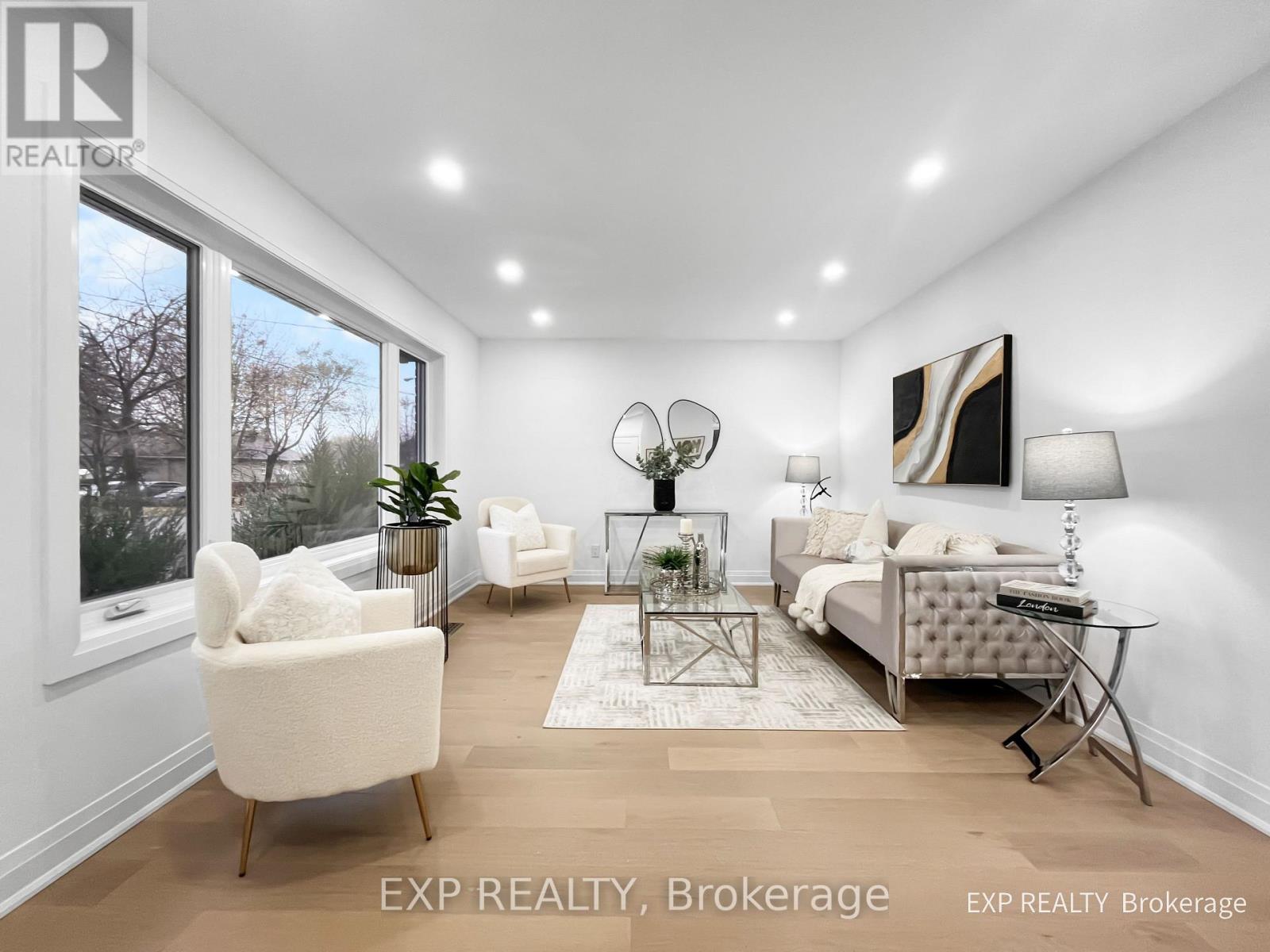 134 Glenshephard Drive, Toronto, Ontario  M1K 4N6 - Photo 3 - E12580572