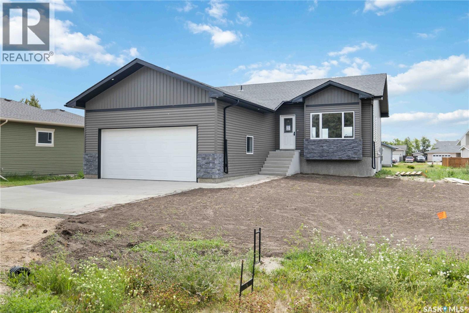 208 2nd Street S, Waldheim, Saskatchewan  S0K 4R0 - Photo 1 - SK024801