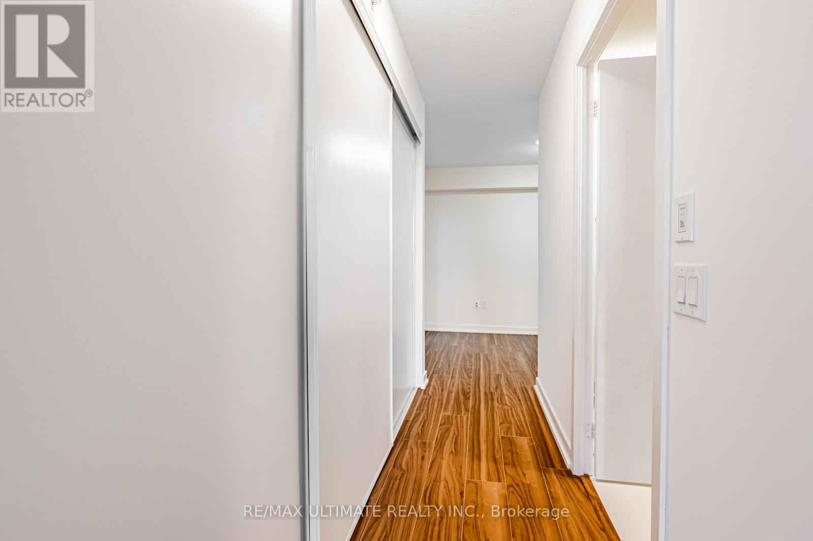 1002 - 85 Queens Wharf Road, Toronto, Ontario  M5V 0J9 - Photo 13 - C12581488