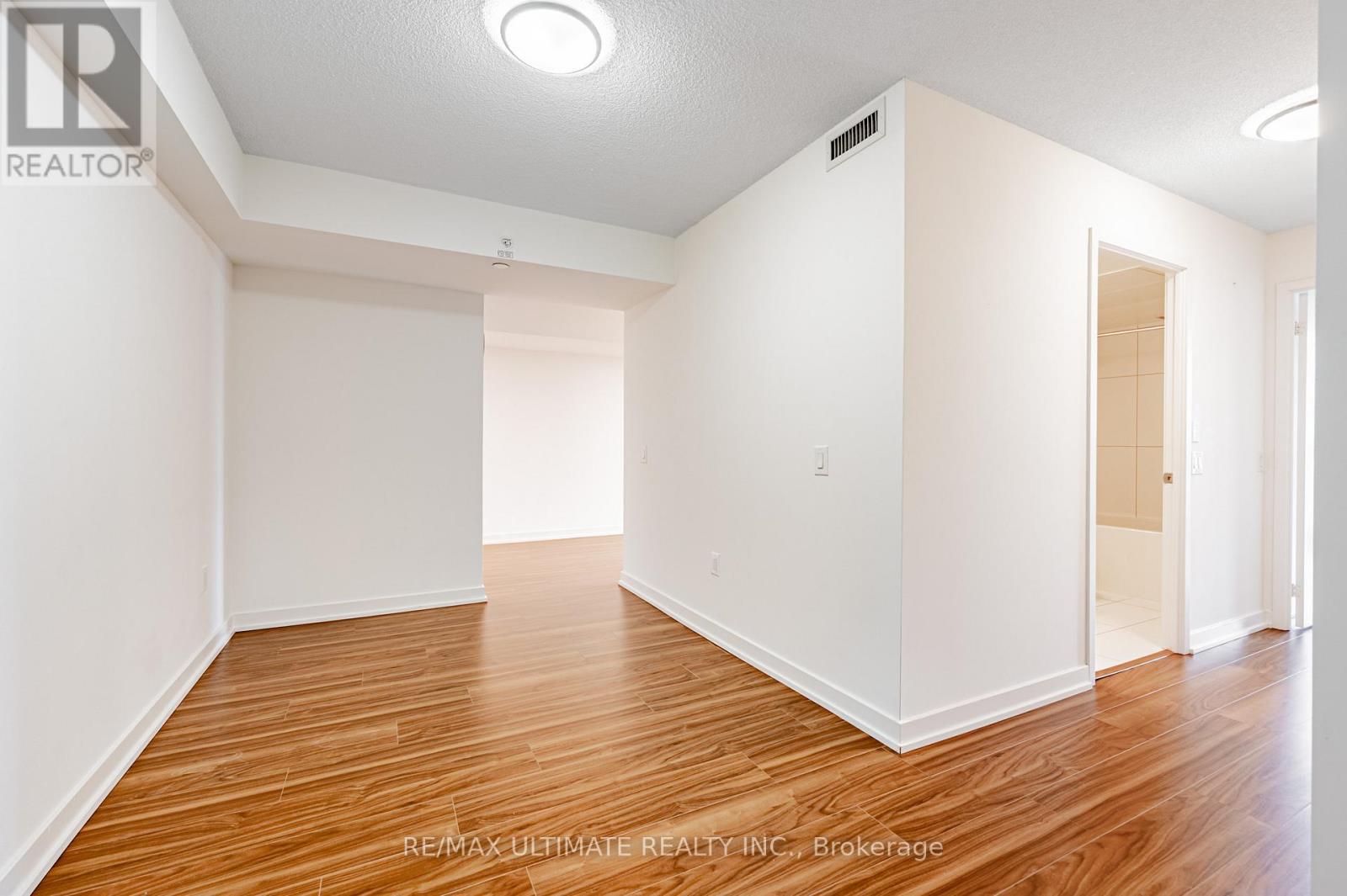 1002 - 85 Queens Wharf Road, Toronto, Ontario  M5V 0J9 - Photo 16 - C12581488