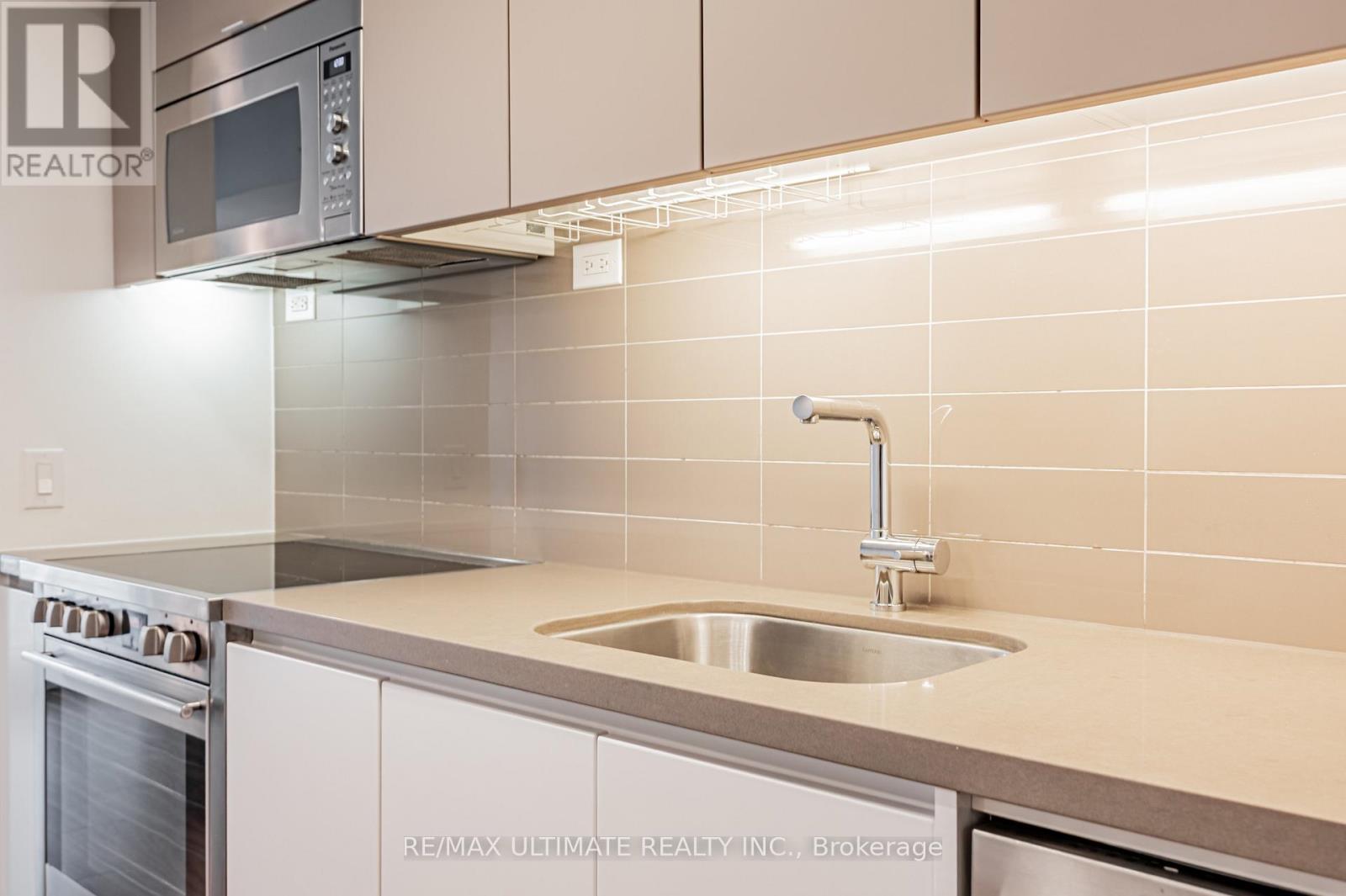 1002 - 85 Queens Wharf Road, Toronto, Ontario  M5V 0J9 - Photo 5 - C12581488