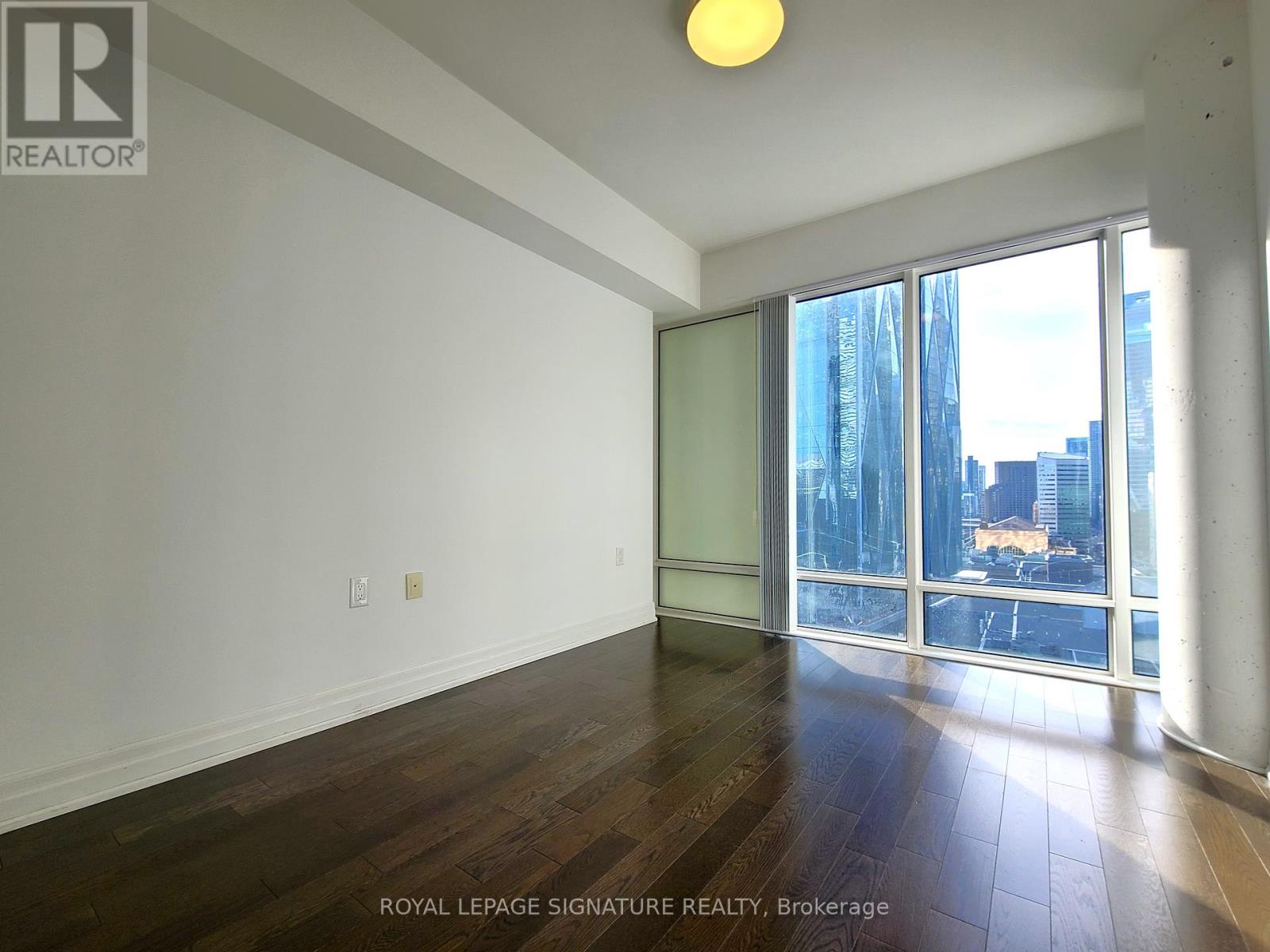 1505 - 8 The Esplanade, Toronto, Ontario  M5E 0A6 - Photo 5 - C12581516