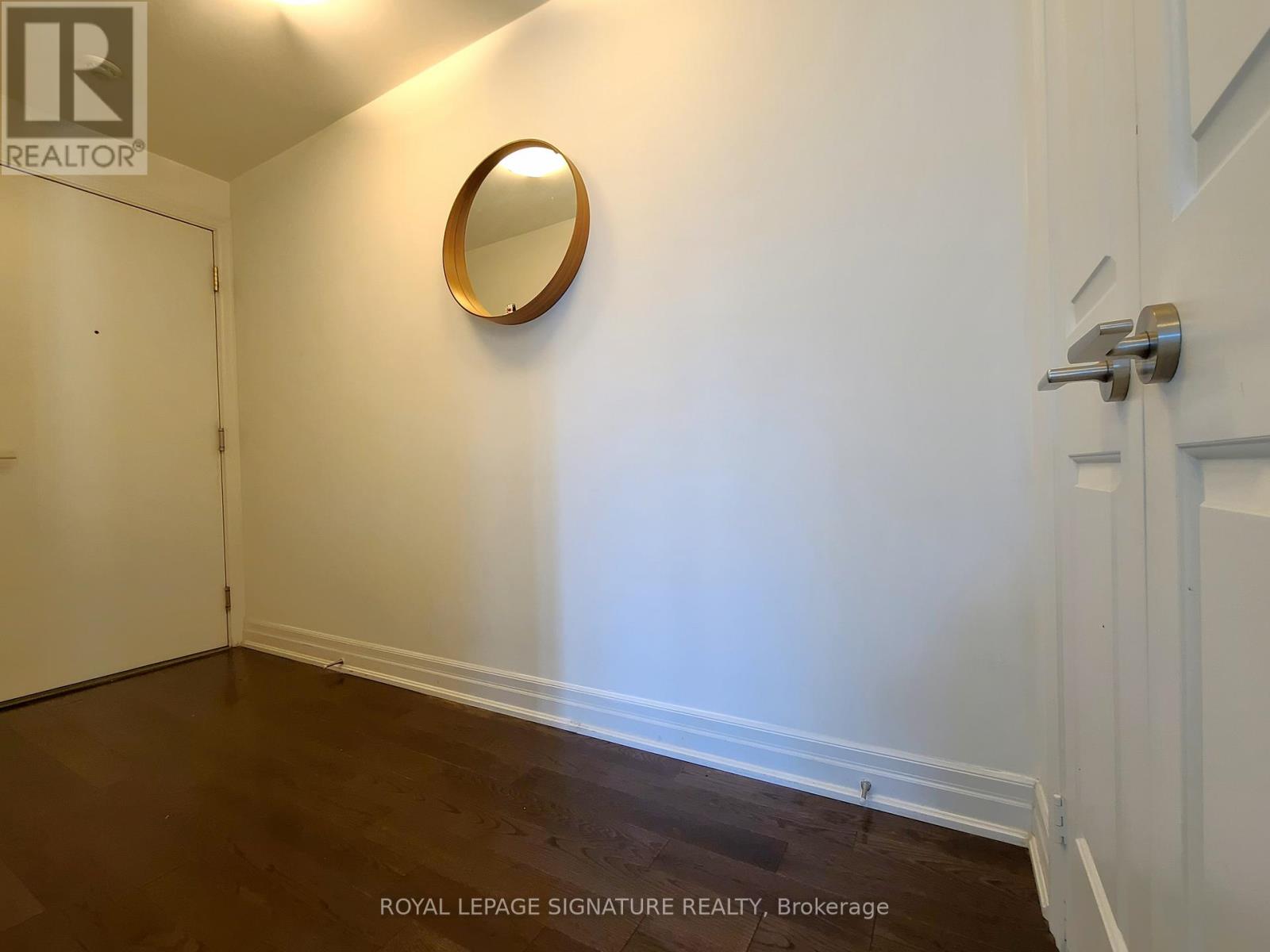 1505 - 8 The Esplanade, Toronto, Ontario  M5E 0A6 - Photo 9 - C12581516