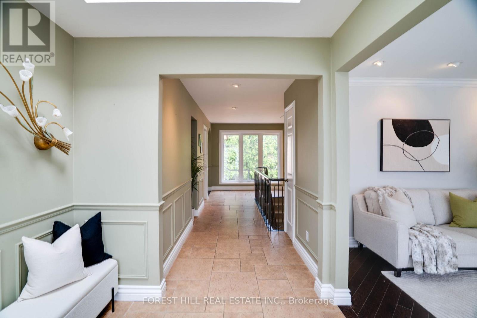 244 Waterloo Avenue, Toronto, Ontario  M3H 3Z4 - Photo 4 - C12581532