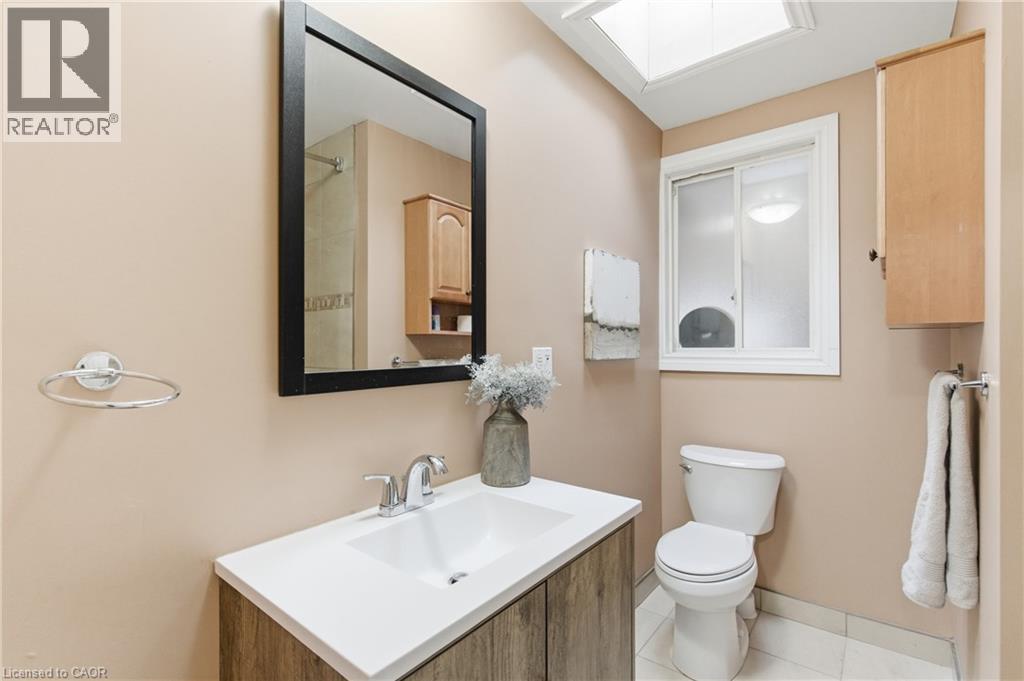 22 Colonial Street, Welland, Ontario  L3C 5W5 - Photo 15 - 40790872