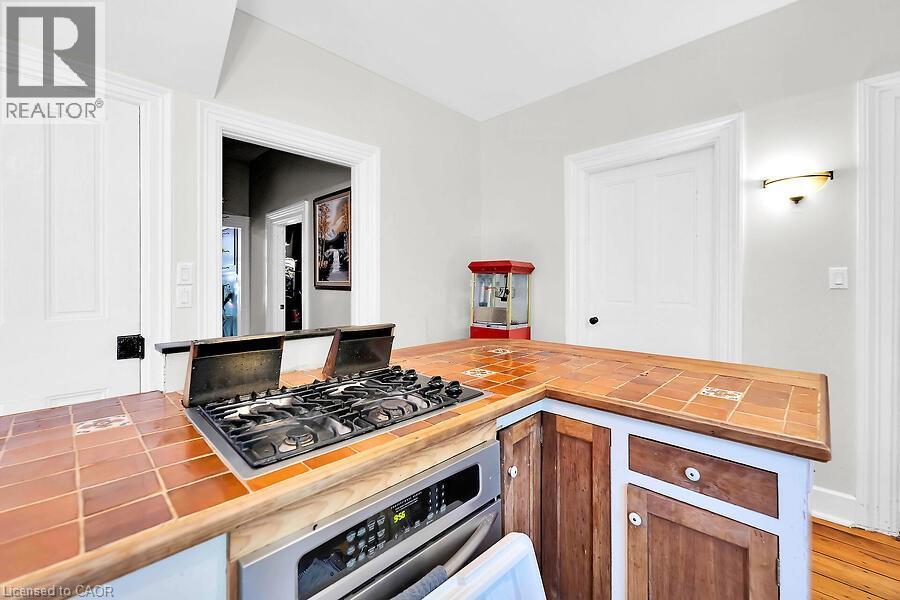 23 Mountain Street, Grimsby, Ontario  L3M 3J9 - Photo 12 - 40755074