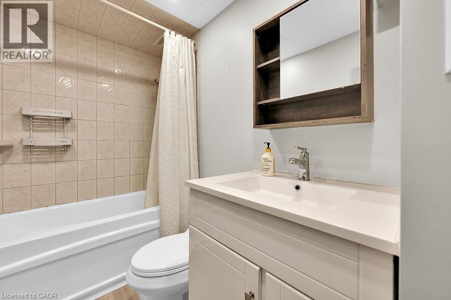 23 Mountain Street, Grimsby, Ontario  L3M 3J9 - Photo 32 - 40755074