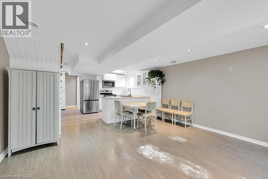 23 Mountain Street, Grimsby, Ontario  L3M 3J9 - Photo 4 - 40762011