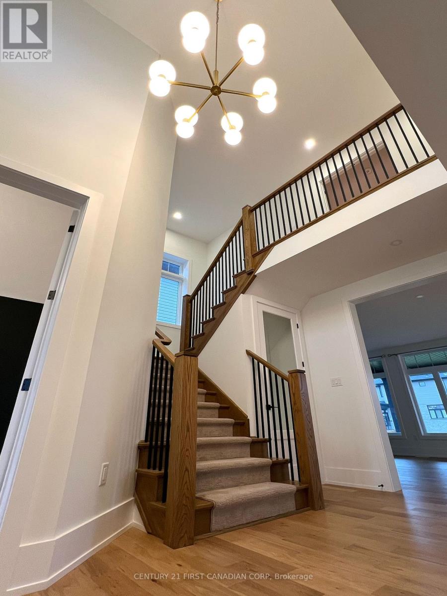 877 Eagletrace Drive, London North, Ontario  N6G 0K7 - Photo 10 - X12581616