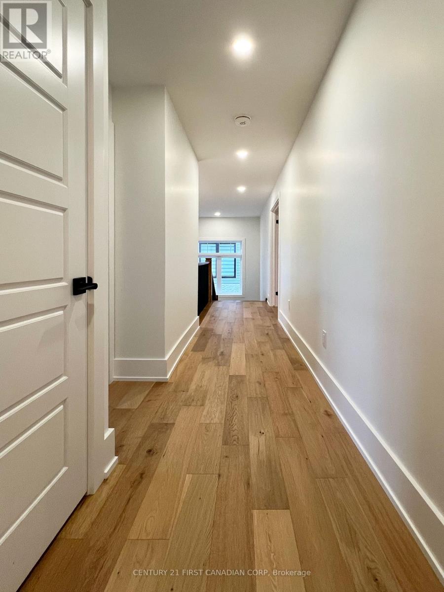 877 Eagletrace Drive, London North, Ontario  N6G 0K7 - Photo 27 - X12581616