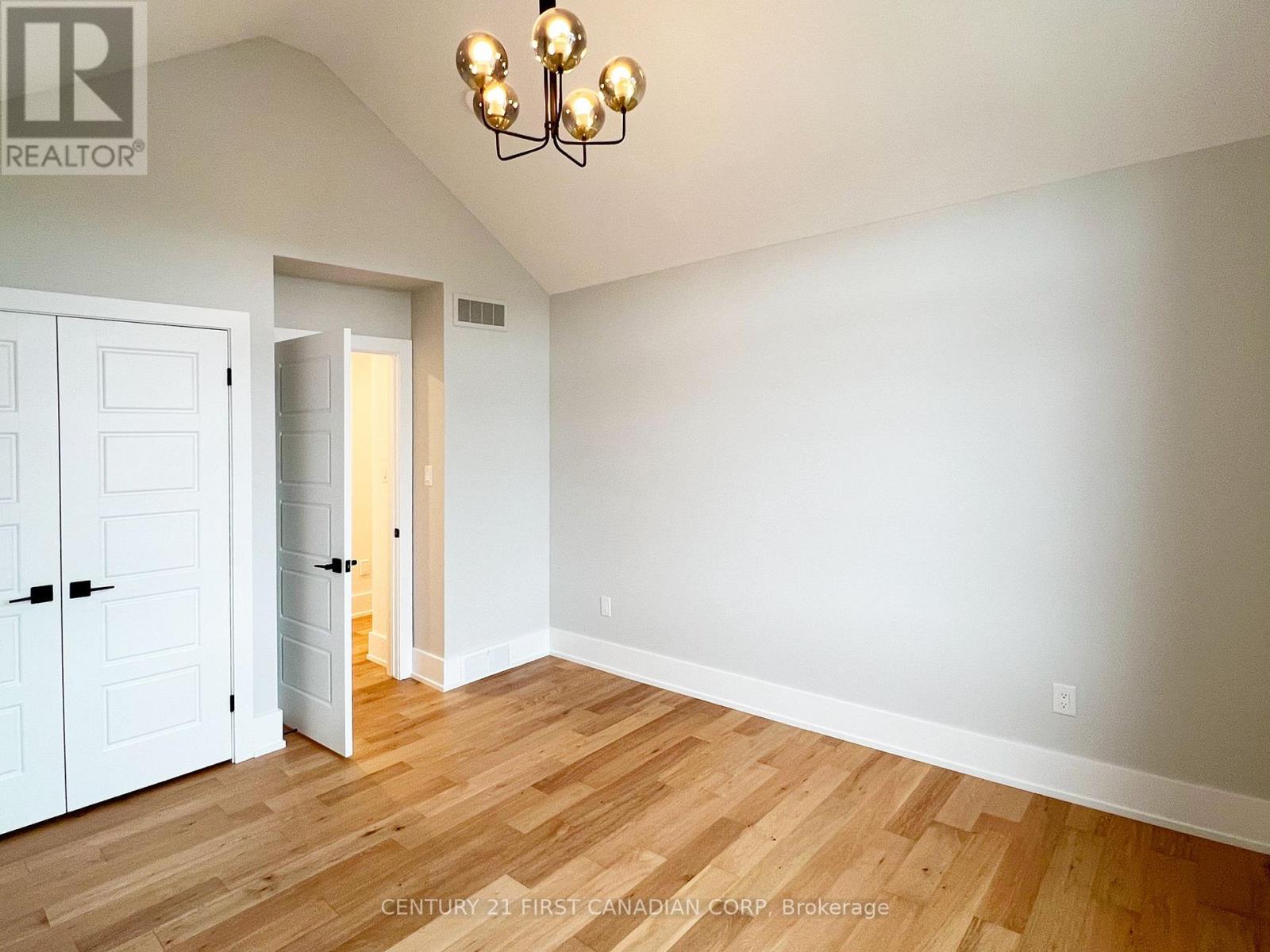 877 Eagletrace Drive, London North, Ontario  N6G 0K7 - Photo 32 - X12581616