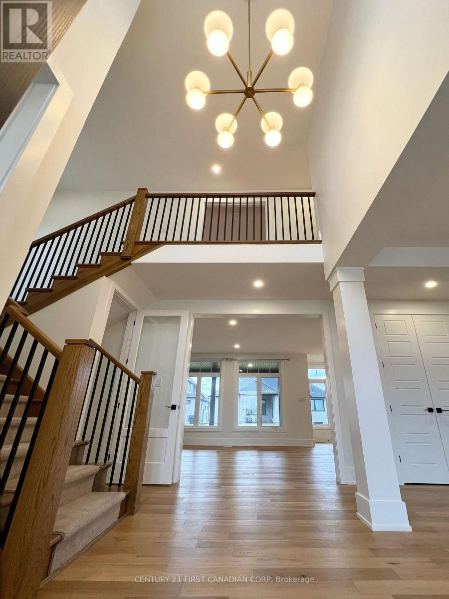 877 Eagletrace Drive, London North, Ontario  N6G 0K7 - Photo 4 - X12581616