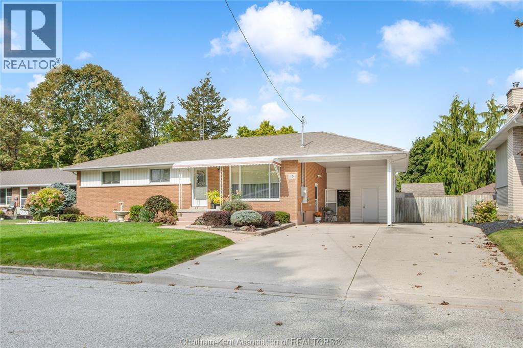 MLS# 25030650: 15 ANNE MARIE DRIVE, Chatham, Canada