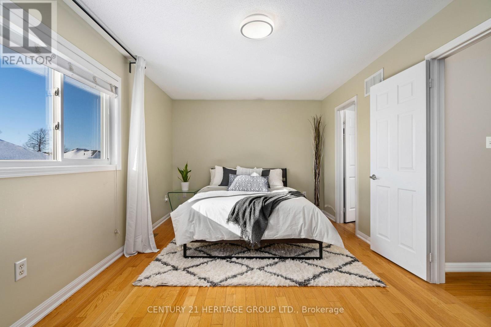 18 Tudor Crescent, Barrie, Ontario  L4M 0A8 - Photo 11 - S12581538