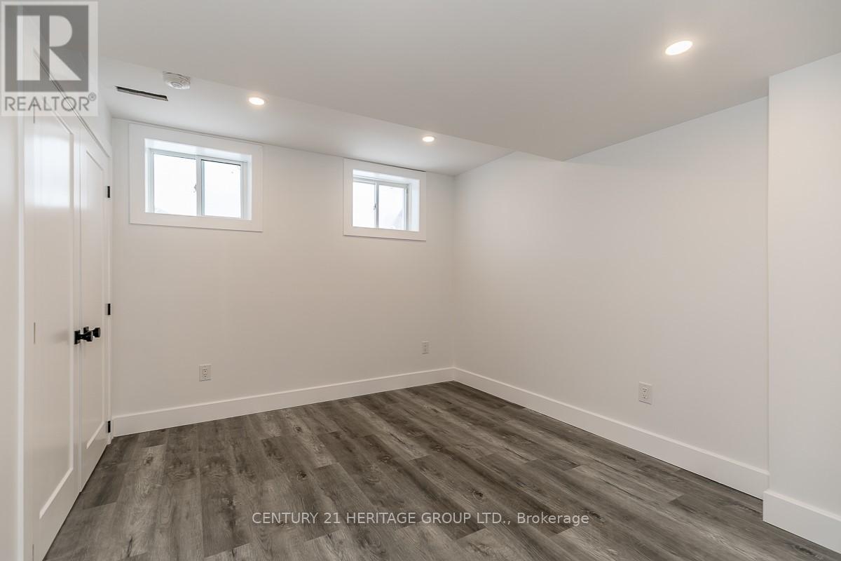 18 Tudor Crescent, Barrie, Ontario  L4M 0A8 - Photo 24 - S12581538