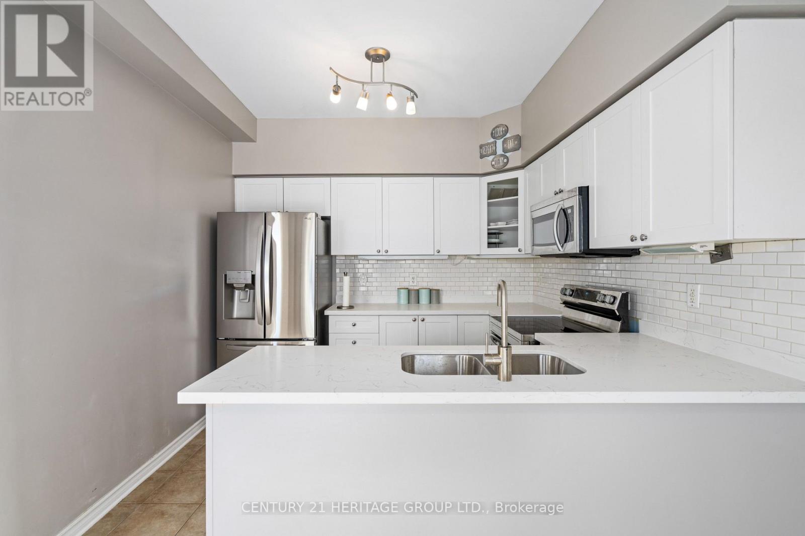 18 Tudor Crescent, Barrie, Ontario  L4M 0A8 - Photo 8 - S12581538