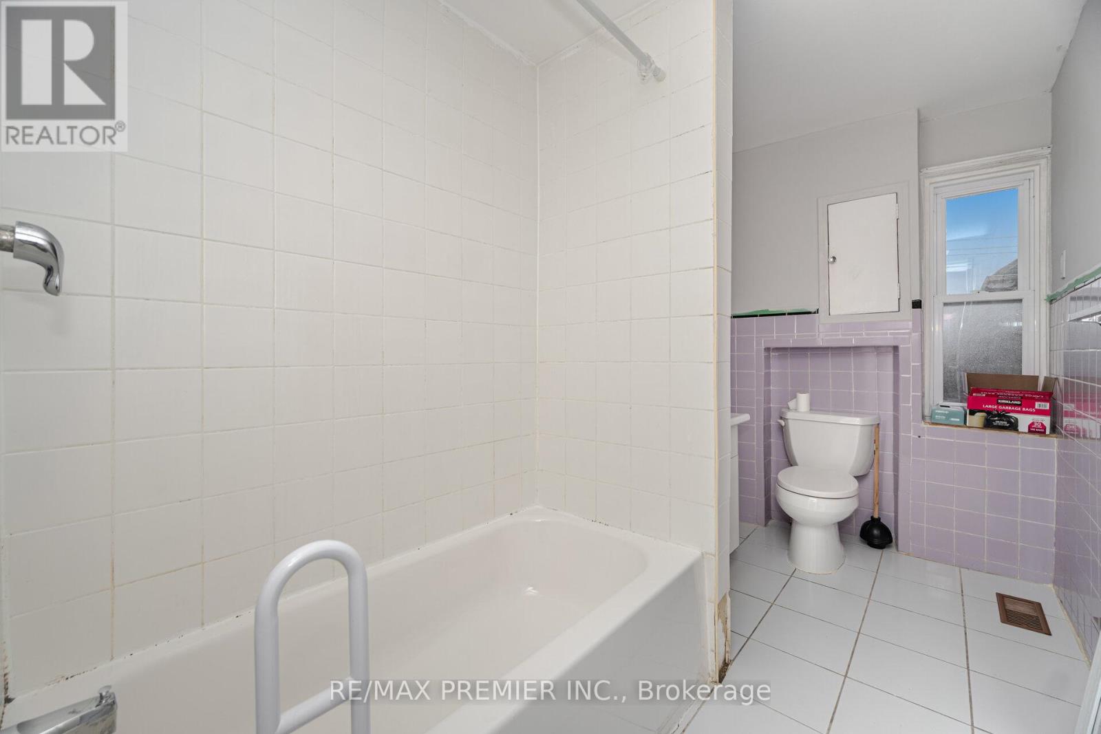 2nd & 3rd Floor - 175 Hallam Street, Toronto, Ontario  M6H 1X4 - Photo 13 - W12467079