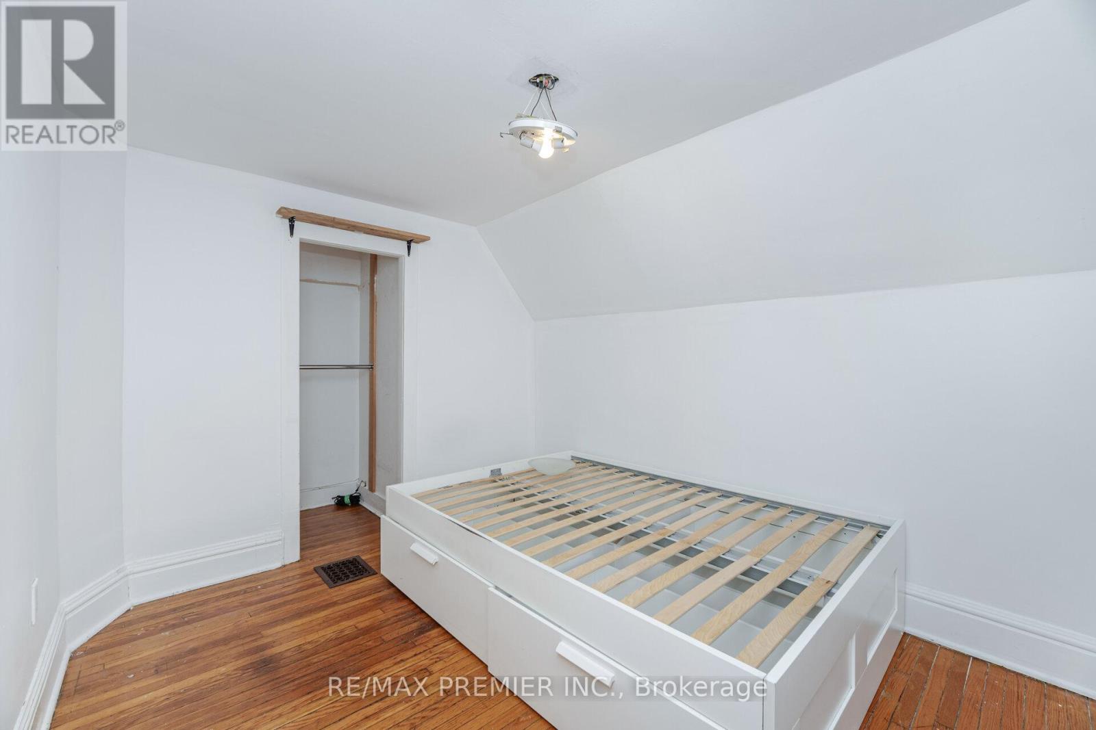 2nd & 3rd Floor - 175 Hallam Street, Toronto, Ontario  M6H 1X4 - Photo 18 - W12467079