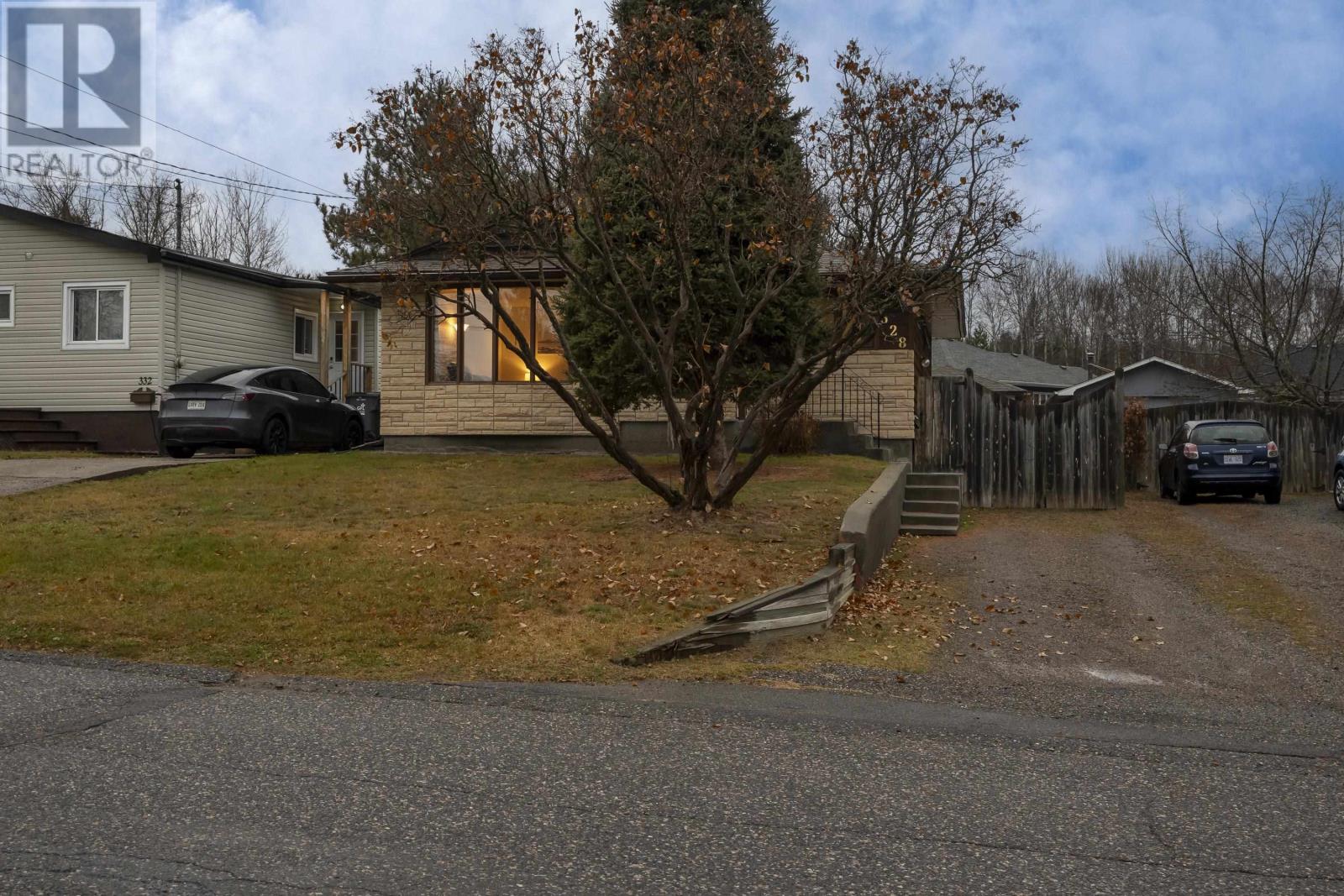 328 Rona St, Thunder Bay, Ontario  P7A 1R4 - Photo 2 - TB253523