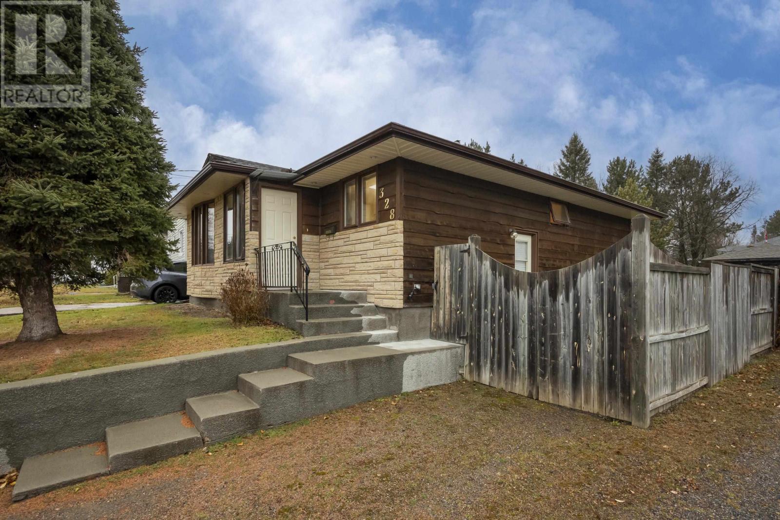 328 Rona St, Thunder Bay, Ontario  P7A 1R4 - Photo 3 - TB253523