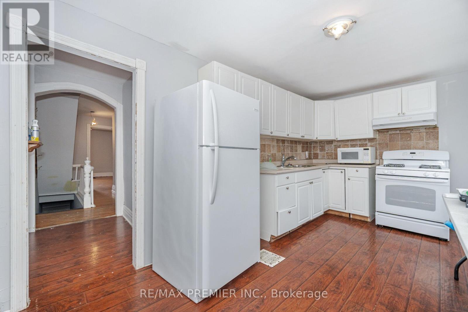 2nd & 3rd Floor - 175 Hallam Street, Toronto, Ontario  M6H 1X4 - Photo 8 - W12467079