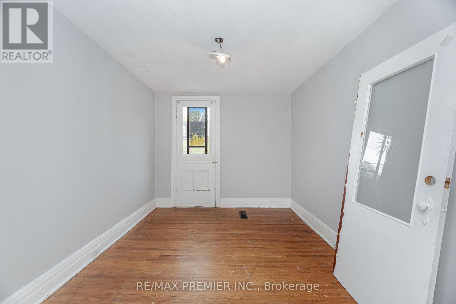 2nd & 3rd Floor - 175 Hallam Street, Toronto, Ontario  M6H 1X4 - Photo 11 - W12467079