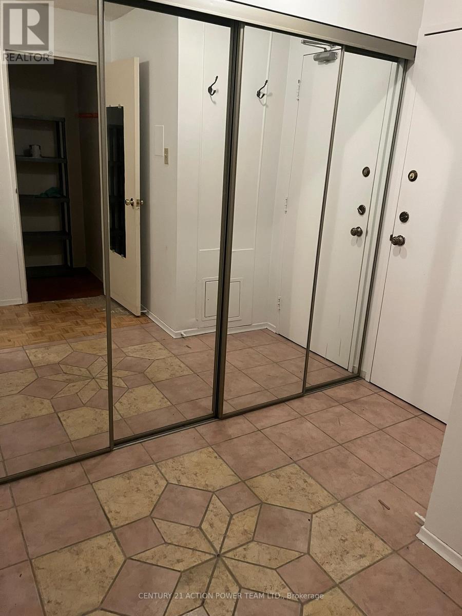 204 - 158b Mcarthur Avenue, Ottawa, Ontario  K1L 8C9 - Photo 2 - X12581702