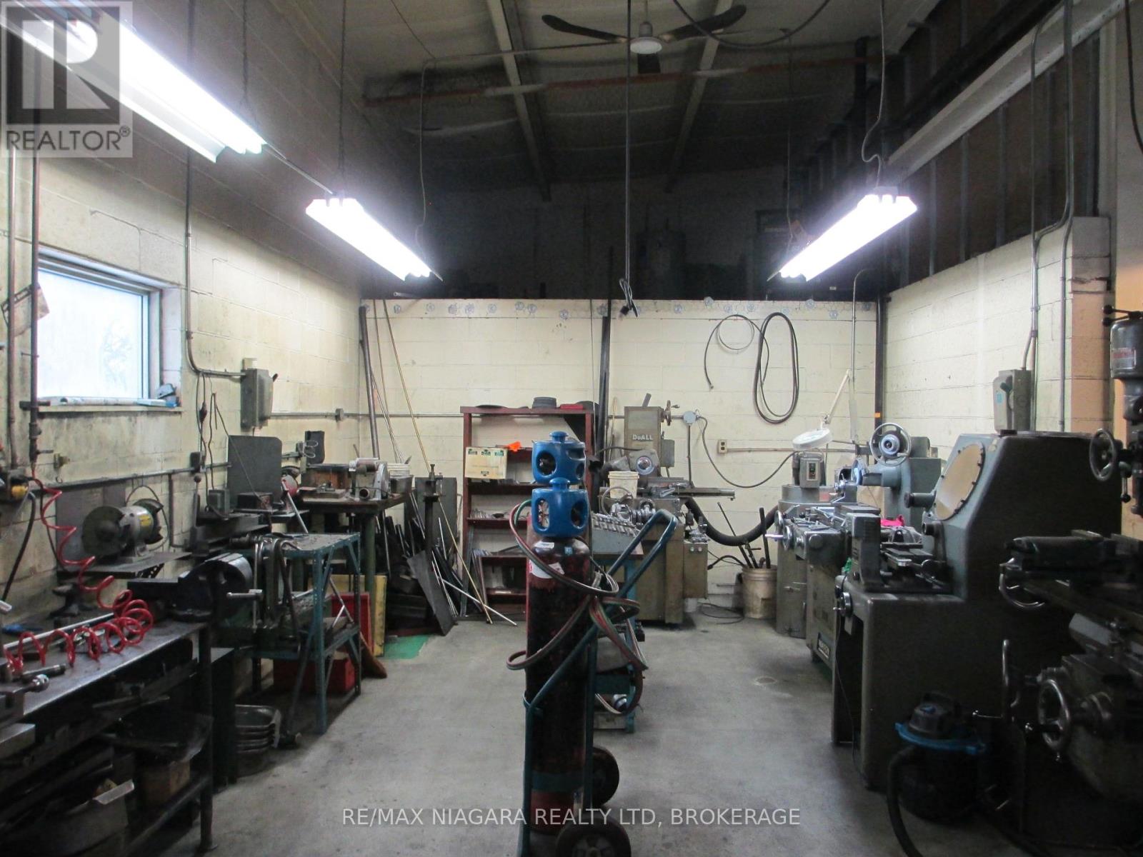 813 Cumberland Avenue, Burlington, Ontario  L7N 3J7 - Photo 6 - W12581626